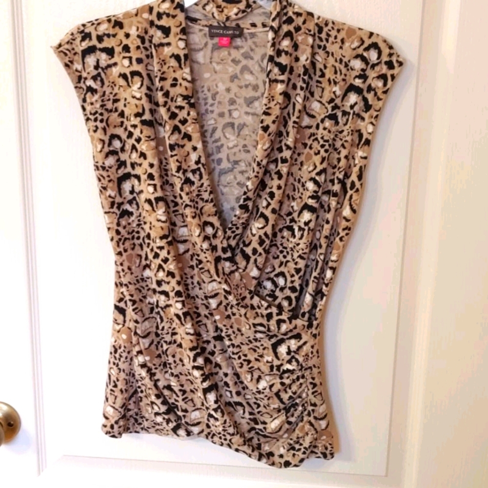 Vince Camuto Animal print top M
